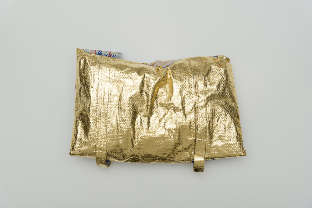 Azzedine Saleck, Long distance, plastic bags, polyurethane foam, wood, carbon wire, 300x240x30cm, detail