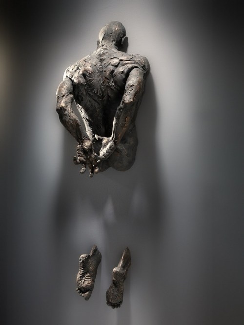 Matteo Pugliese, Zeitgeist, 2012, bronzo, edition 7+3, cm. 140x45x25